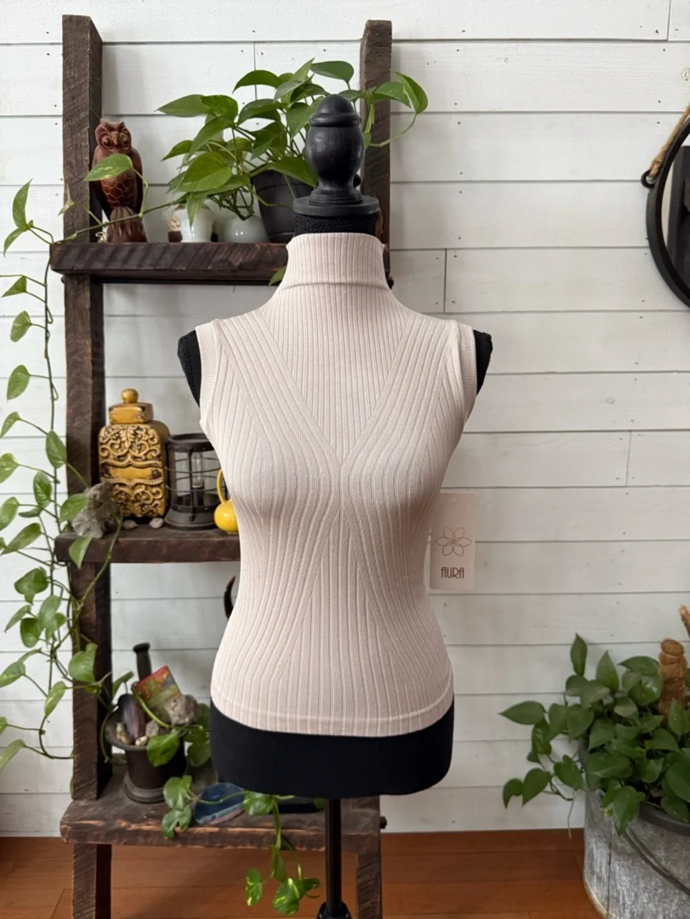 Aura Sleeveless Ribbed Turtleneck Top - Blush Pink - Picture 5 of 17